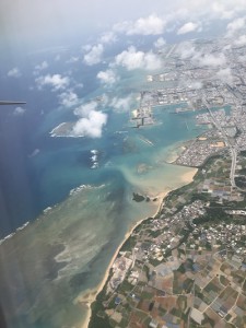 飛行機からの沖縄
